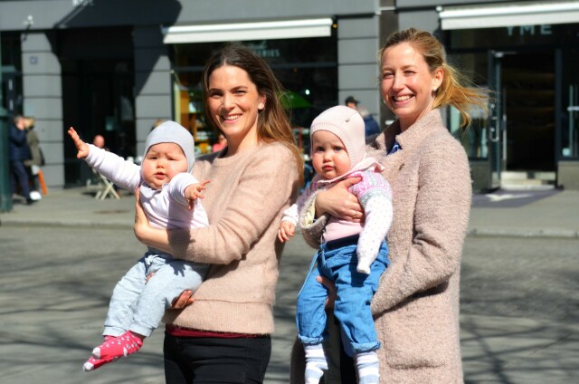 BLE NÆRE VENNER: Hanne (til venstre) med datteren Malene og Marielle til høyre med datteren Tilda. Foto: Ida H. Bergersen BLE NÆRE VENNER: Hanne (til venstre) med datteren Malene og Marielle til høyre med datteren Tilda. Foto: Ida H. Bergersen